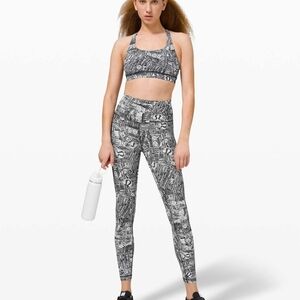 Lululemon Wunder Train High-Rise Tight 25"
Tear It Up Alpine White Black